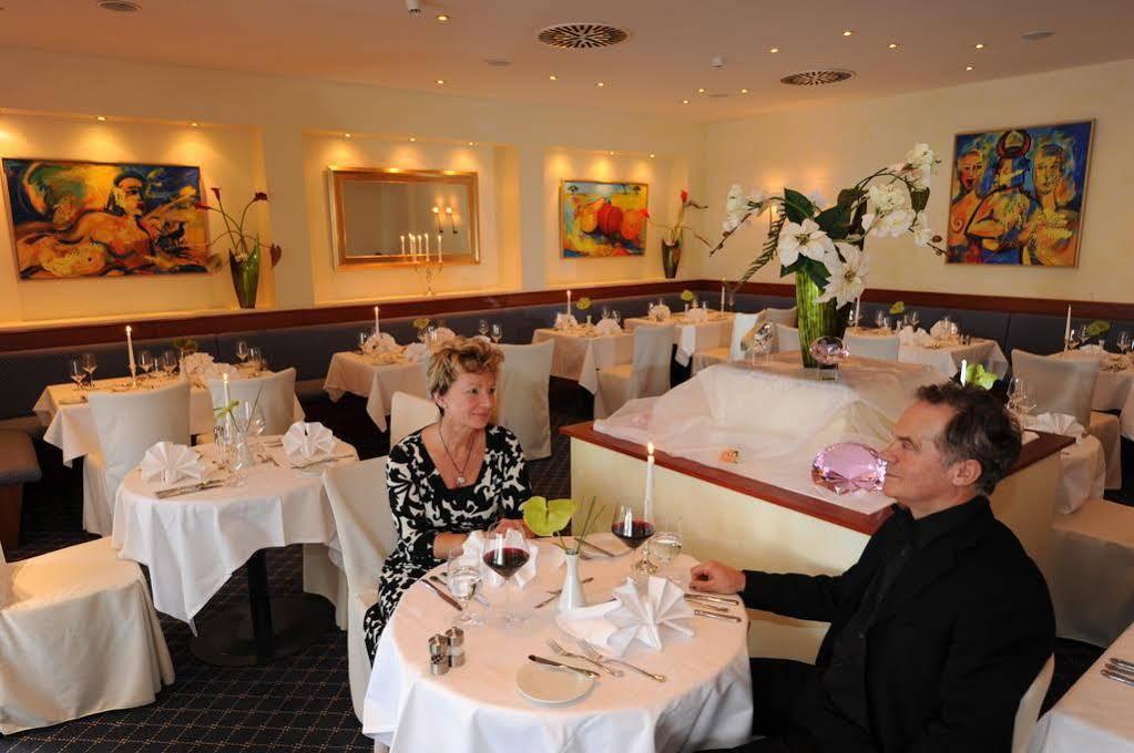 Grand Hotel Binz Dış mekan fotoğraf Restaurant in the Hotel