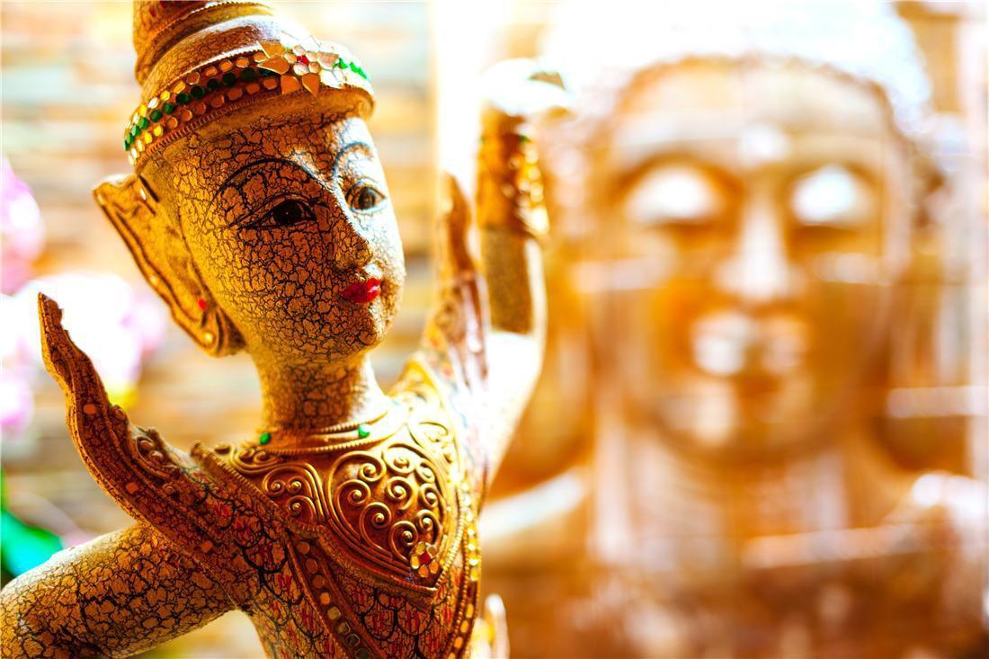 Grand Hotel Binz Dış mekan fotoğraf A golden statue of a female yaksha