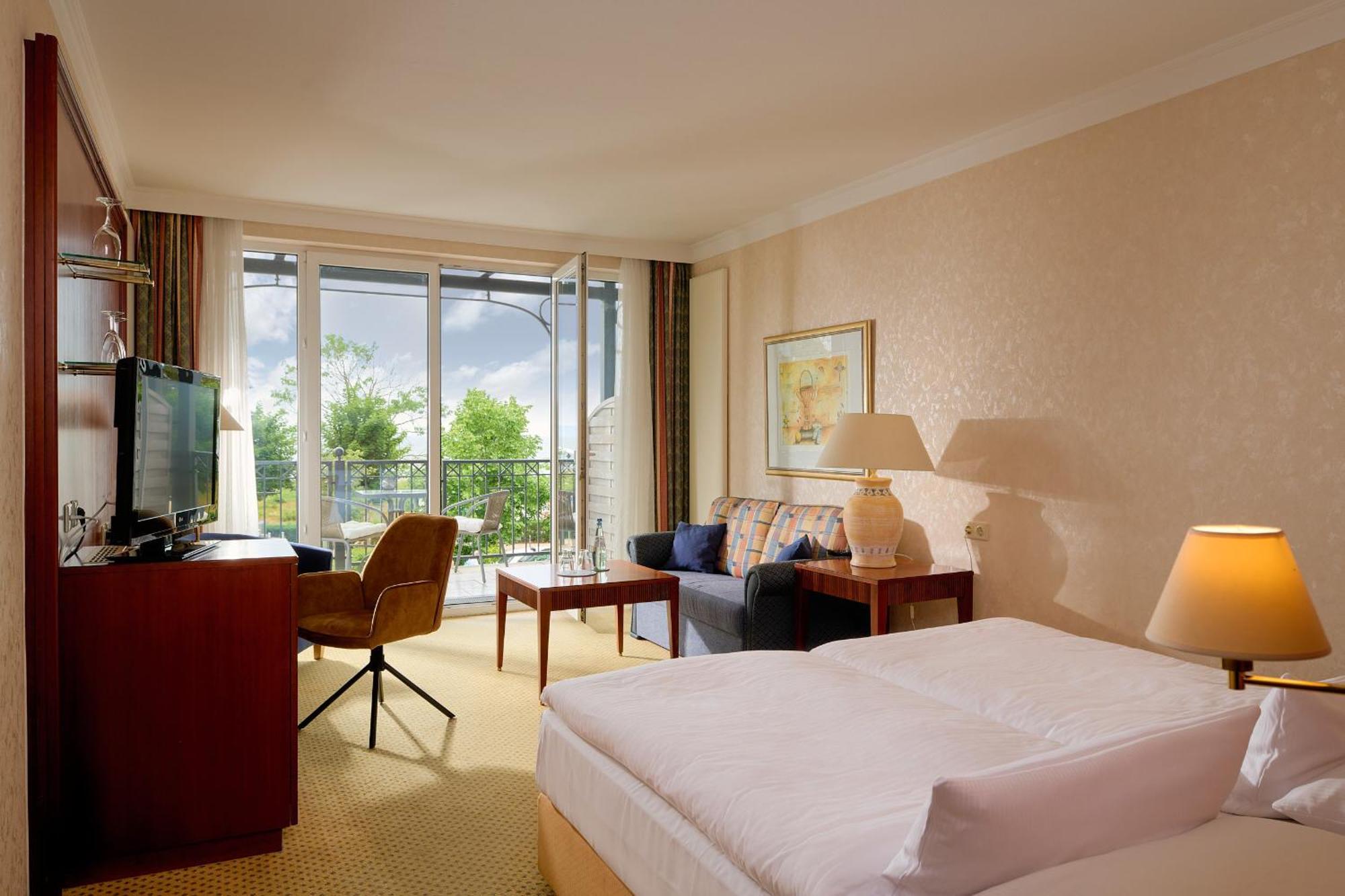 Grand Hotel Binz Dış mekan fotoğraf A room at the InterContinental Wien