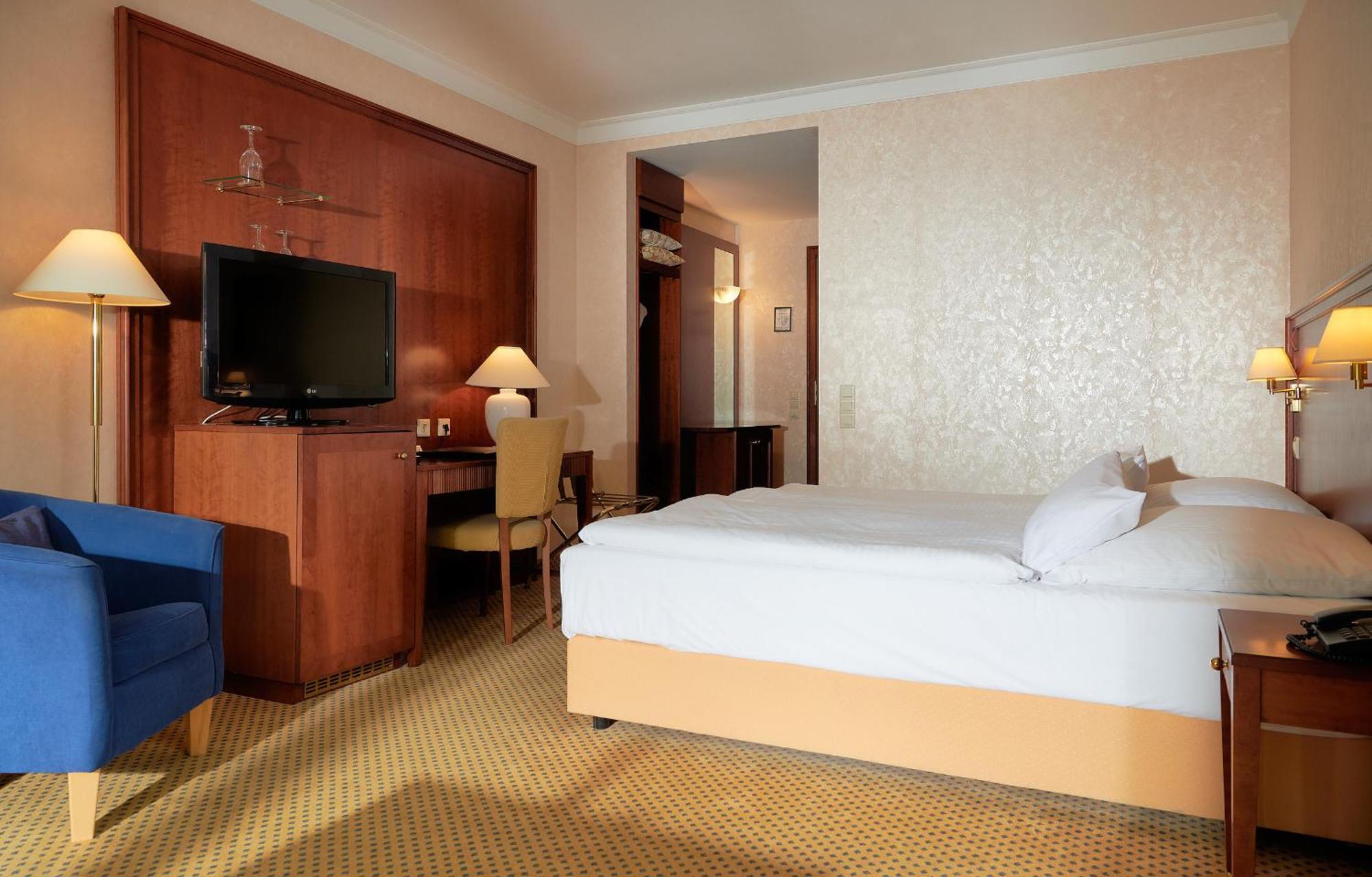 Grand Hotel Binz Dış mekan fotoğraf A typical room at the hotel
