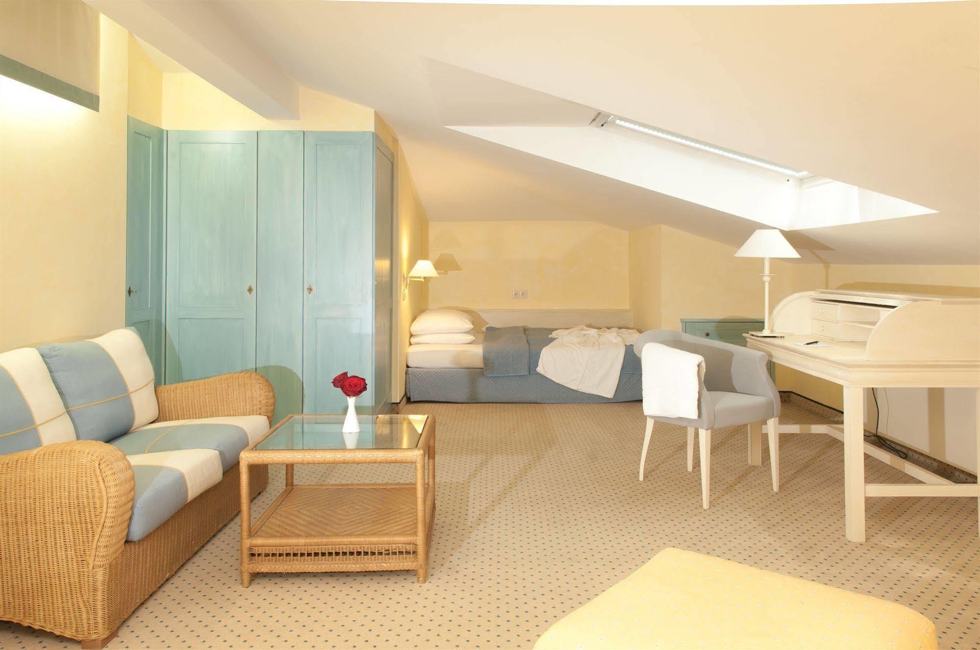 Grand Hotel Binz Dış mekan fotoğraf A typical room at the hotel