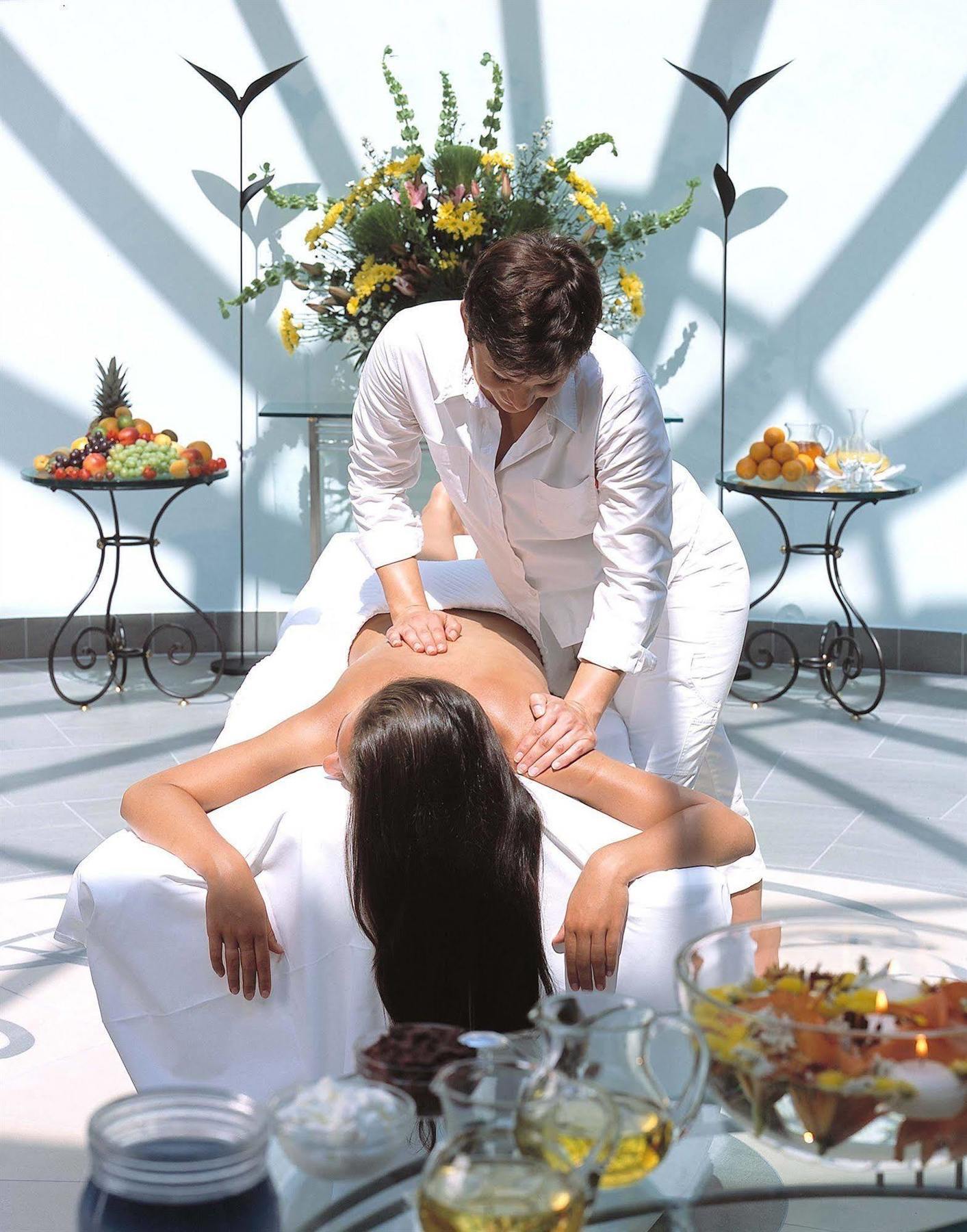 Grand Hotel Binz Dış mekan fotoğraf Massage